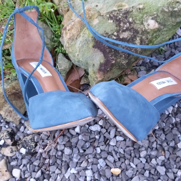 Steve Madden Pointed Toe Ankle Wrap Block Heel Sho - Picture 6 of 15